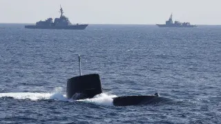 Кабинет министров Японии одобрил новый курс в сфере военного экспорта, разрешив поставки летального оружия за рубеж при соблюдении жесткого контроля и исключительных условий для зон конфликтов, включая возможные сделки с Украиной.