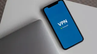 Мобильные операторы заявили, что не успевают к 1 мая настроить биллинговые системы для взимания платы за международный трафик сверх 15 ГБ, и добиваются переноса сроков до осени.