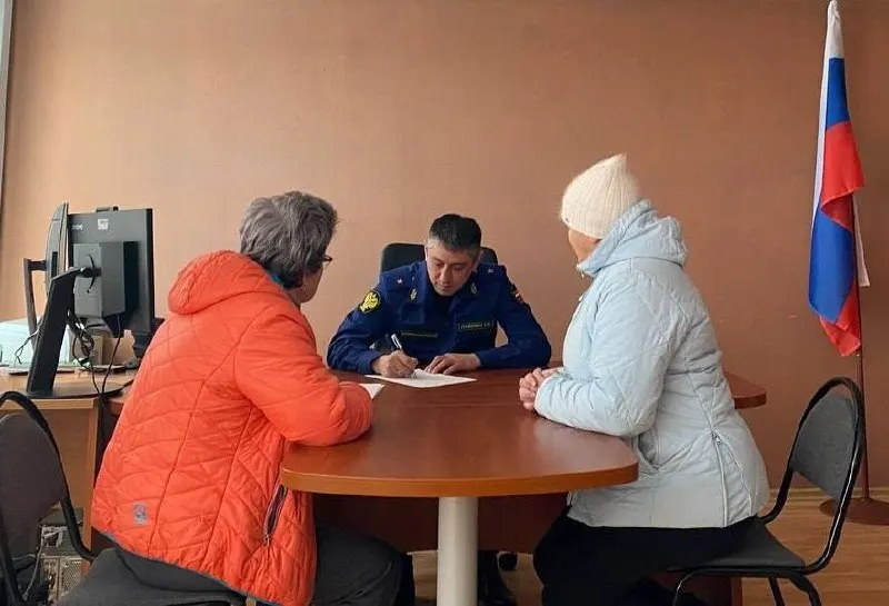 Сергей Паволин, прокурор Мурманской области с 2021 года, по решению сенаторов переведён на аналогичную должность в Иркутскую область. В Иркутске надеются, что он поможет навести порядок в сфере ЖКХ.