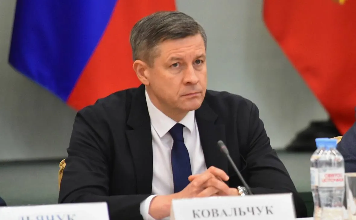 Врио губернатора Егор Ковальчук подписал указ об отставке регионального правительства. Новый состав пока не представлен. Ранее президент подписал указы об отставке губернаторов Белгородской и Брянской областей.