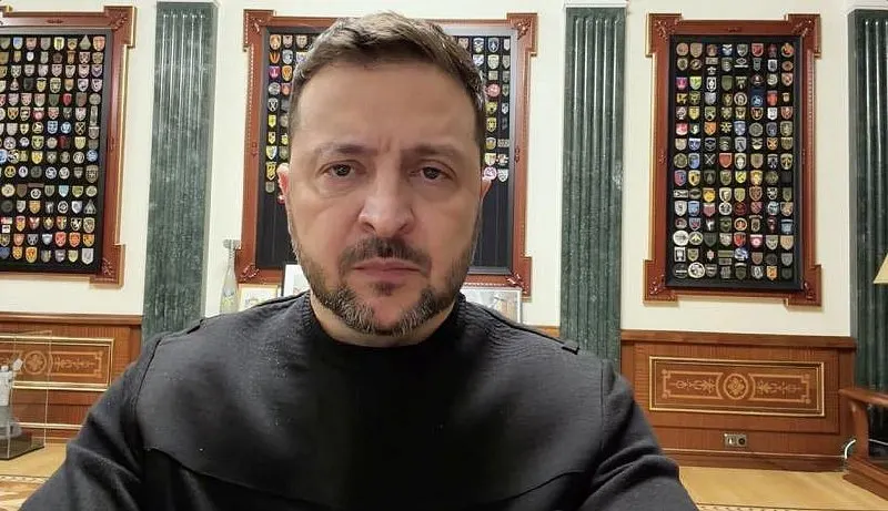 По словам президента Украины, разведка, в том числе партнёры из США и Европы, зафиксировала сведения о готовящемся ударе с применением «Орешника». Зеленский призвал внимательно относиться к сигналам тревоги и пользоваться укрытиями.