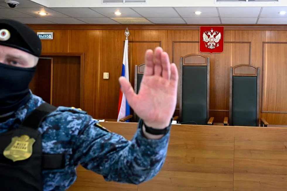 В конце апреля Судебный департамент при Верховном суде РФ ограничил публичный доступ к статистике о судимости — исчезли данные с 2005 года и не были опубликованы отчёты за 2025 год. Это осложняет мониторинг репрессий, войны и других социальных сдвигов.