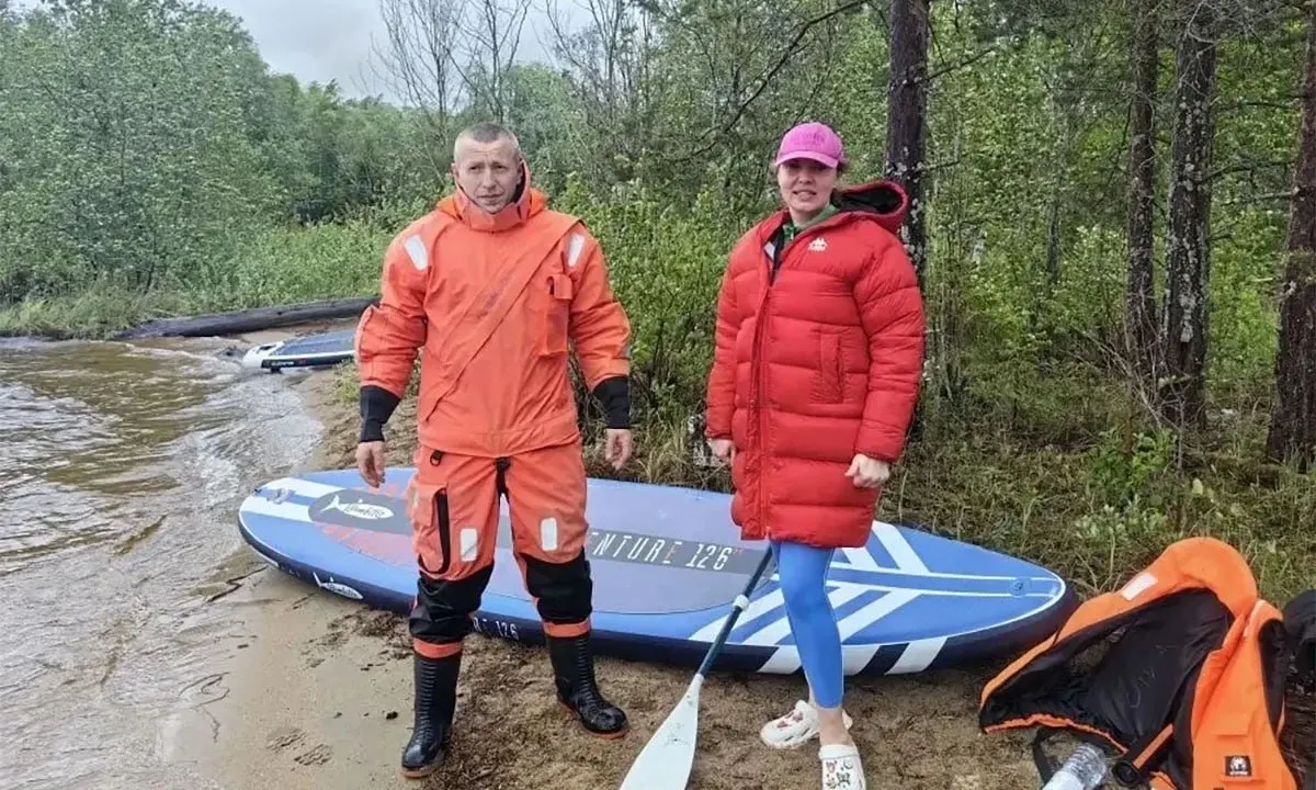 Спасатели из Петрозаводска вывезли на берег двух туристов, застрявших на острове на озере Лососинное в Прионежском районе; медпомощь не потребовалась.