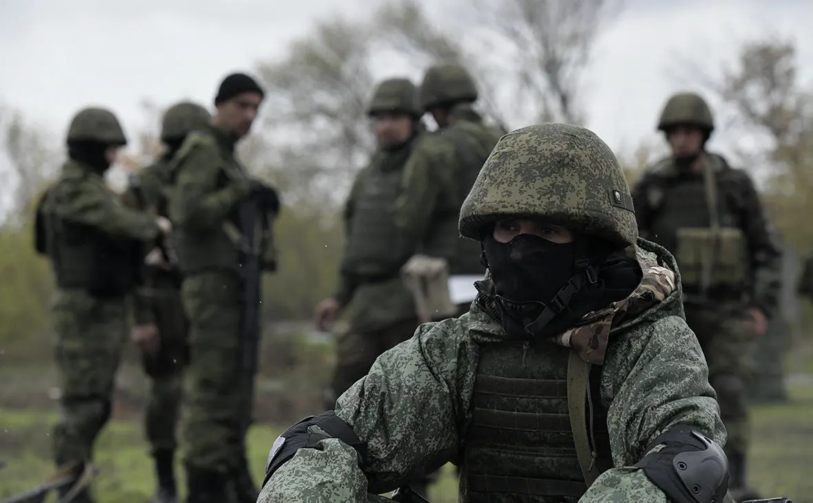 Собеседники заявляют, что Россия уступает Украине в технологиях и тактике; без мобилизации или радикальных мер ситуация вряд ли улучшится.