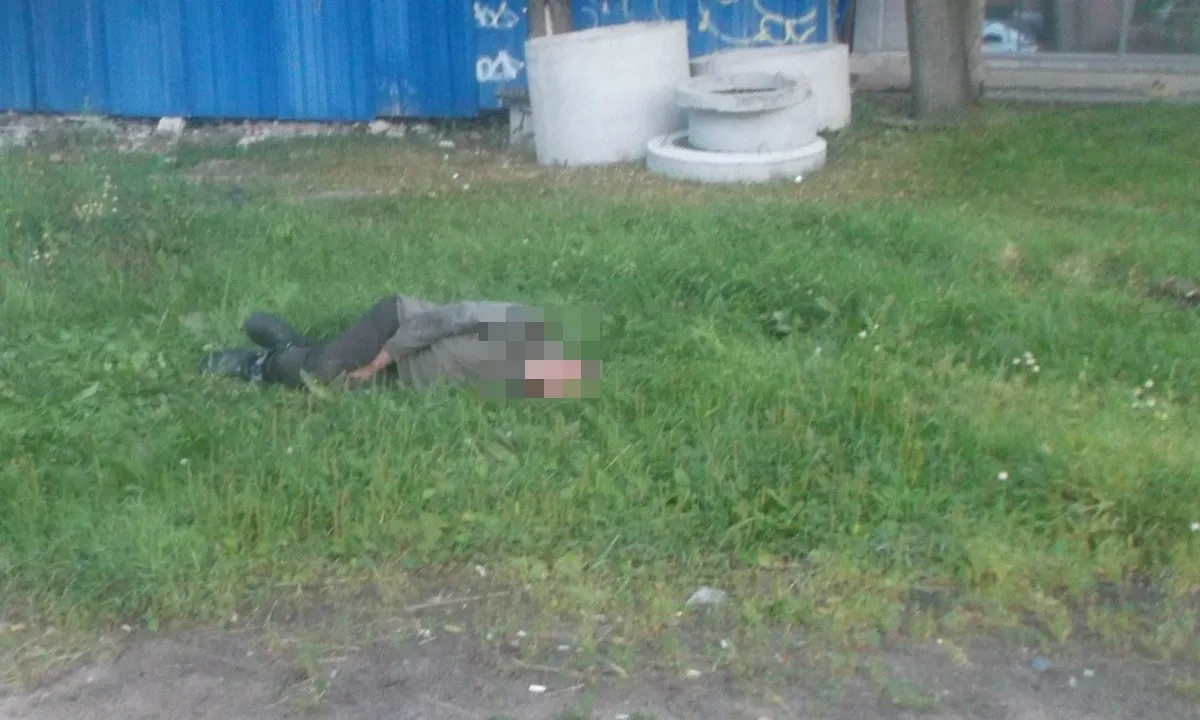 В декабре в районе улицы Шотмана 17‑летний подросток напал на спящего на улице бездомного: сначала избил, затем нанес более 30 ножевых ранений. Подросток признал вину, дело передано в суд.