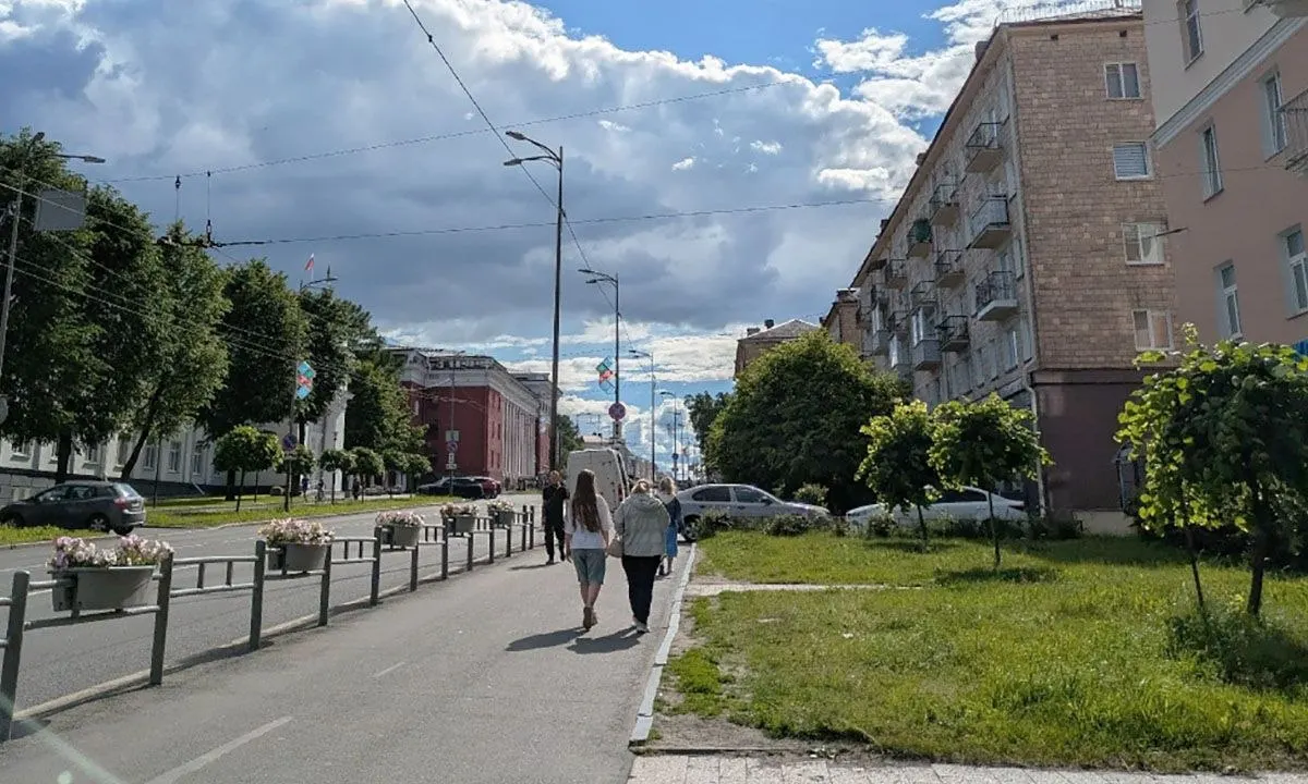 Переменная облачность, местами кратковременные дожди и грозы; днём температура поднимется до +20…+25°С.
