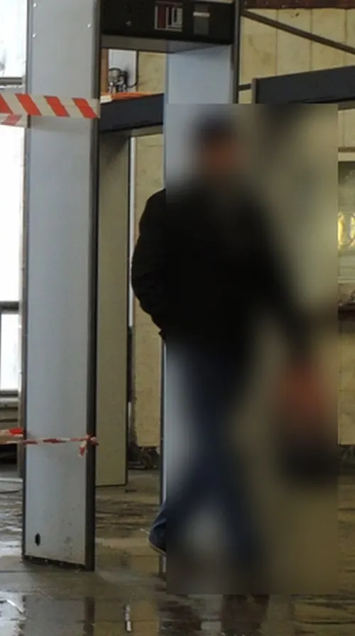 При проверке посетителя управления судебных приставов в Петрозаводске в трости нашли большое лезвие; мужчину не пустили в здание.