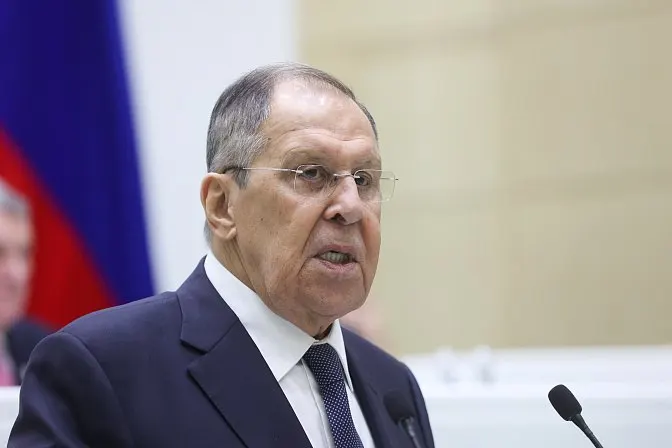 Министр иностранных дел России заявил, что членство Армении в ЕАЭС и вступление в ЕС несовместимы — Еревану предстоит быстро сделать выбор, от которого зависят тарифы и фитосанитарные правила.
