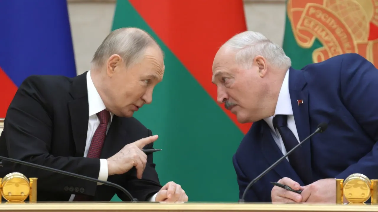 26 июня в резиденции на Валдае прошли закрытые переговоры между президентами России и Беларуси; официальных заявлений не последовало — обсуждали безопасность региона, торгово‑экономическое взаимодействие и проекты Союзного государства.