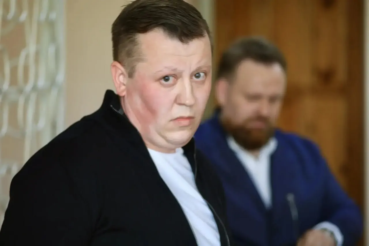 Центральный районный суд Читы признал виновным экс-исполняющего обязанности министра ЖКХ Забайкальского края. Ему назначили три года колонии общего режима и запрет на госдолжности; в деле фигурируют похищенные средства субсидии на газификацию.