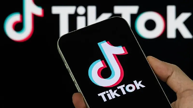Платформа получила штраф после того, как не удалила два видео, которые регуляторы сочли содержащими «пропаганду нетрадиционных сексуальных отношений». Ранее Верховный Суд признал «Международное движение ЛГБТ» экстремистской организацией и запретил его деятельность в РФ.