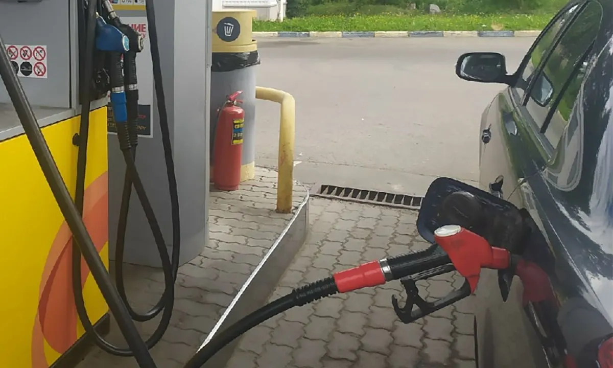 В республике стабилизировали поставки топлива: из другого региона договорились привозить бензин для проблемных районов, особенно для Суоярвского округа.
