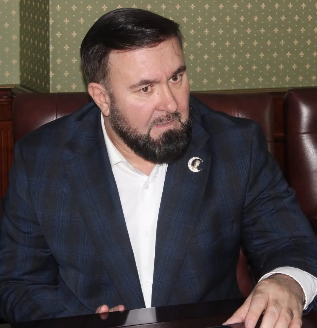 В распоряжении президента от 26 июня отмечено, что Мансур Солтаев получил грамоту за «укрепление законности и защиту прав граждан». В то же время критики указывают на его публикации и заявления против правозащитников и на скандирующее дело с исчезновением Седы Сулеймановой.