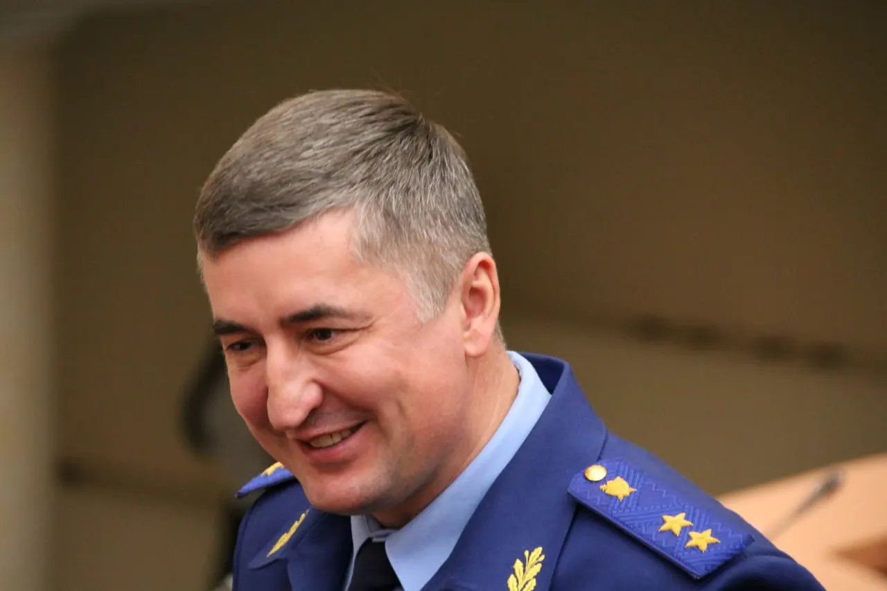 Указ президента от 28 июня: Сергей Филипенко переведён в Воронеж на пять лет, на пост прокурора Саратовской области назначен Роман Пантелеев.