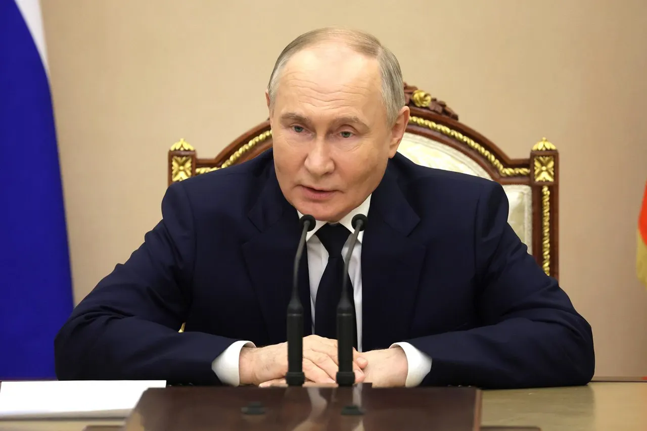Президент поручил обеспечить непрерывность работ на Балтийском заводе при строительстве двух атомных ледоколов и подчеркнул важность реализации проекта «Лидер».