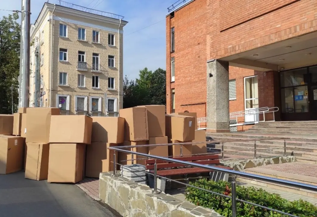 Прокуратура Петрозаводска подтвердила хранение просроченных препаратов на складах, часть из них просрочена ещё до 2022 года. По результатам проверки материалы направлены в Следственный комитет, в Минздрав внесено представление.