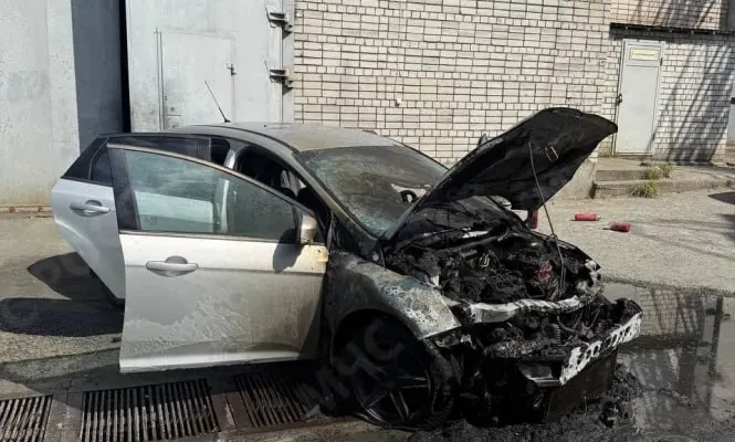В&nbsp;Петрозаводске у&nbsp;многоквартирного дома сгорел автомобиль