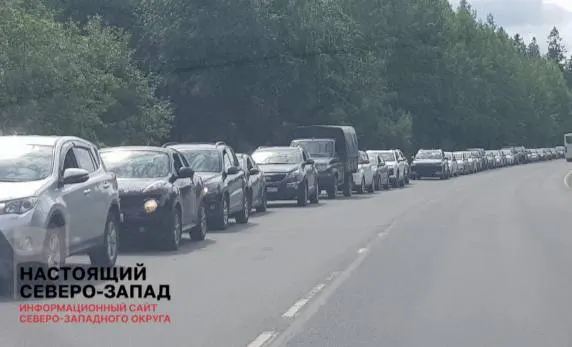 Автомобилисты просят власти обеспечить поставки топлива в районы республики, отменить лимиты и проверить рост цен.