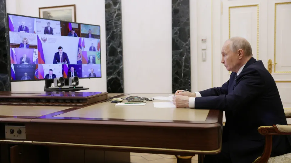Президент одобрил предложение губернатора Забайкалья о создании сети небольших нефтеперерабатывающих заводов как меры по снижению уязвимости поставок на фоне атак беспилотников и дефицита топлива.
