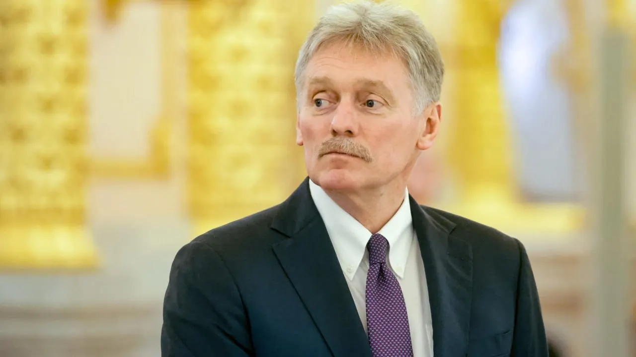 Пресс‑секретарь президента заявил, что вмешательство западных стран и их поддержка Украины превратили спецоперацию в реальный вооружённый конфликт; удары по гражданской инфраструктуре он назвал террористическими.