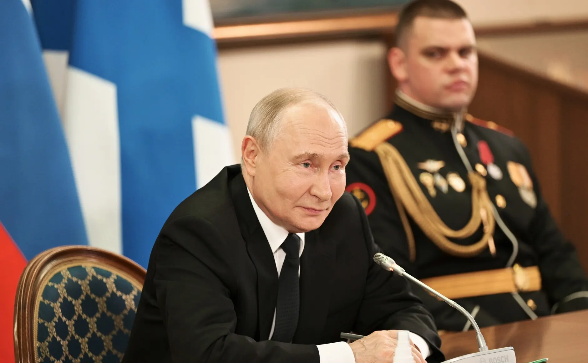 На встрече с военнослужащими президент сказал, что Россия одержит победу, обвинил Киев и Запад в эскалации конфликта, пообещал защищать безопасность регионов и отметил, что внимательно отслеживает информацию о войне.