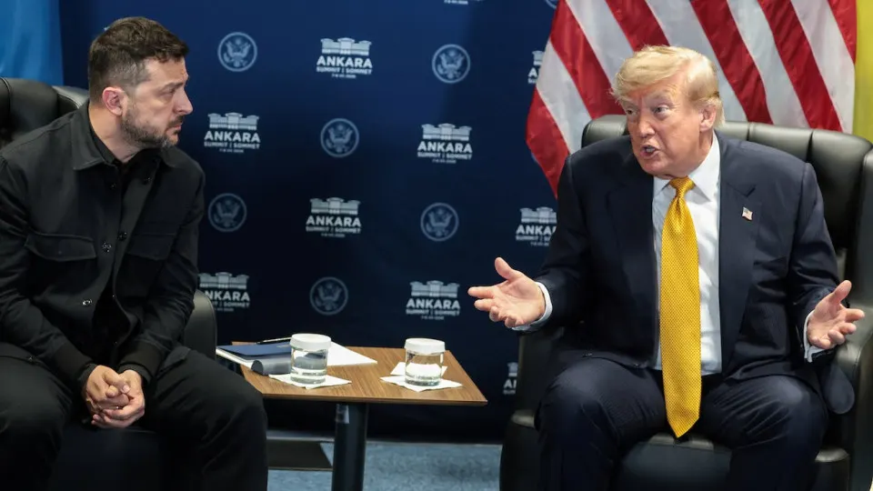 На встрече с Владимиром Зеленским в Анкаре Трамп охарактеризовал дальние удары Киева как эскалацию, которая может способствовать завершению конфликта; по оценкам, в зоне поражения оказалась примерно половина территории РФ.