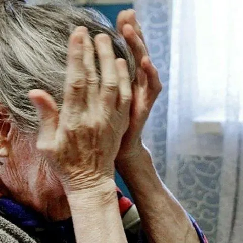 Следователи установили, что деньги ушли на счета жителей Кемеровской области и Вологодской области; прокуратура подала иск и добивается возврата средств пенсионерке.