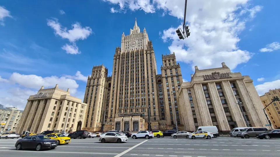 Москва настаивает на урегулировании конфликта без компромиссов по фундаментальным причинам кризиса; подчёркнута готовность к дипломатии и длительной конфронтации при наличии политической воли.