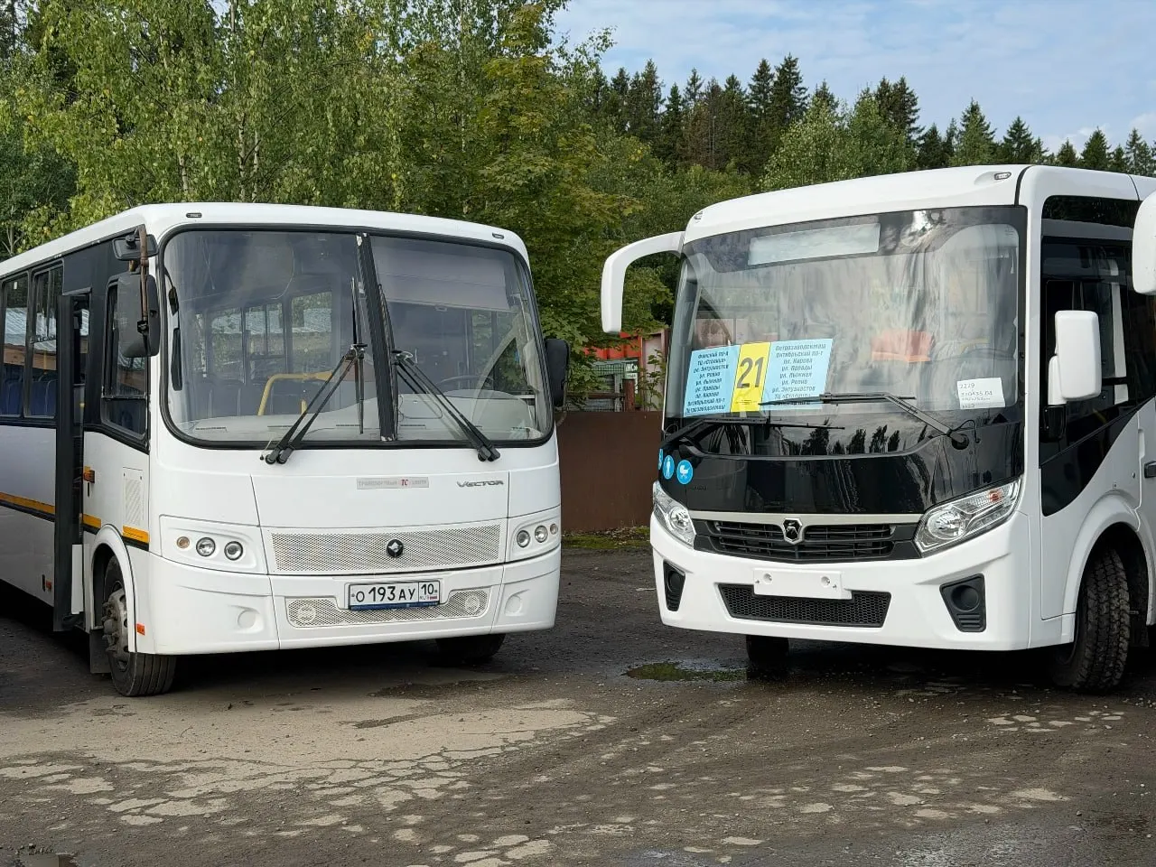 В Петрозаводске объявлен запуск двух новых автобусных маршрутов и снижение тарифа до 40 рублей на маршруте №21.
