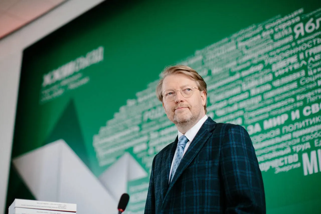 Партия заявила об отсутствии иностранного финансирования, запустила штаб поддержки и призывает россиян голосовать за мир на выборах.