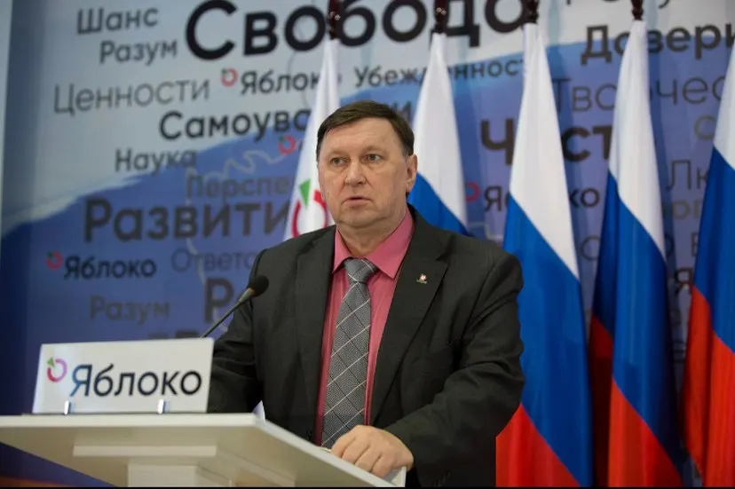 В последний день, когда суд мог снять кандидатов, в двух городах прошли процессы против участников кампании «Яблоко» и связанные аресты.