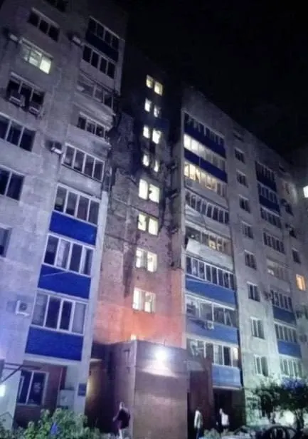 Минобороны заявило об уничтожении 516 беспилотников за ночь; в регионе зафиксированы повреждения портовой зоны Усть-Луга, взрывы в Тольятти и Новокуйбышевске, погибшие и раненые в Белгородской области, обстрел Киева.