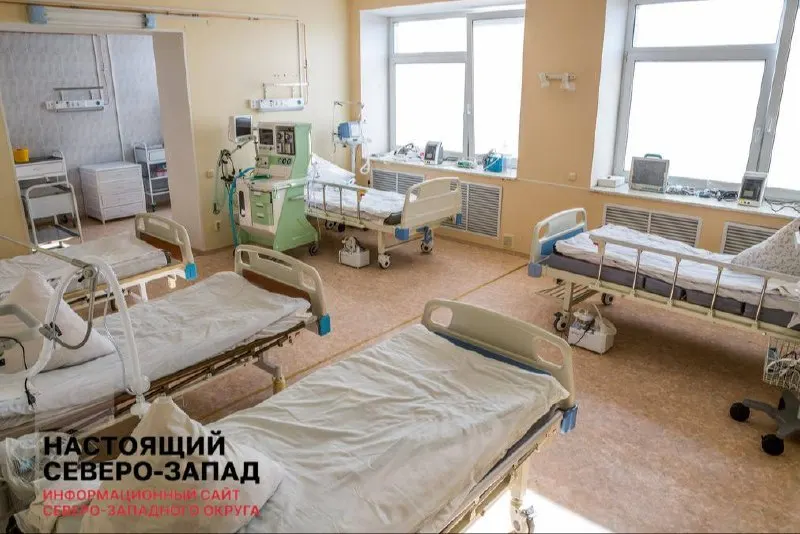 Поставщики для карельских больниц вынуждены брать кредиты из-за задержек оплаты, что создает риски срыва поставок продуктов и услуг.