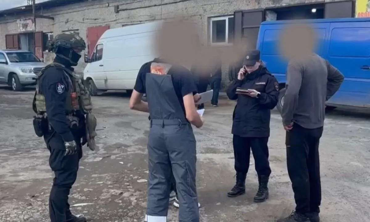 Профилактические мероприятия прошли в Карелии с участием УФСБ, МВД и Росгвардии; проверяли миграционный режим в кафе и магазинах.