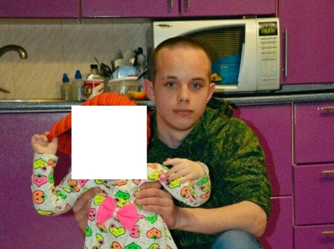 Правозащитники сообщают о вывозе 27-летнего жителя Петрозаводска в Благовещенск и принуждении подписать контракт на военную службу.