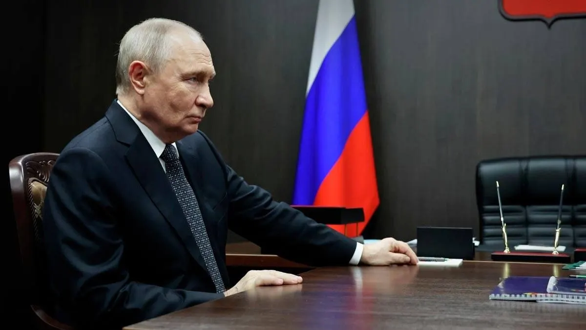 Правительство заявляет о росте производства аккумуляторов в стране и расширении их применения в энергосистемах; планируется запуск новой фабрики Росатома в Москве и развитие постлитиевых технологий.
