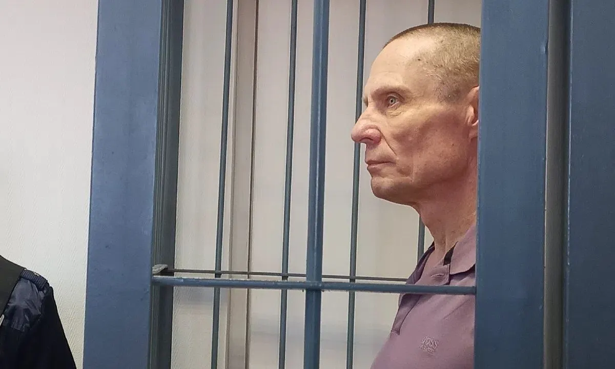 Бывший министр сельского хозяйства Карелии признан виновным в получении взяток на сумму более 10 млн рублей и обязан вернуть государству свыше 10 млн рублей; дело завершилось судебным приговором и штрафом.